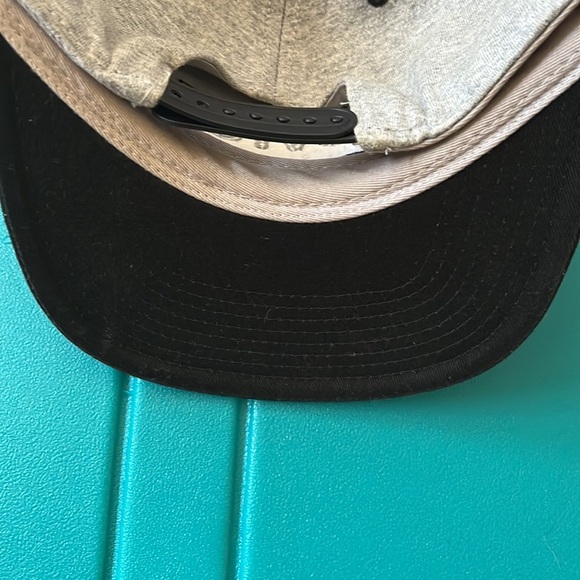 Levi’s hat - Picture 3 of 3